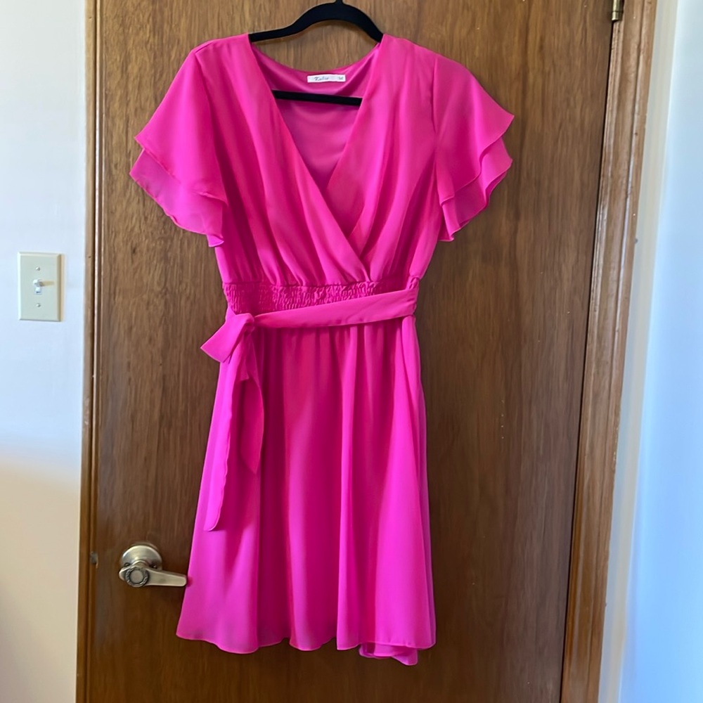 Pretty party dress!